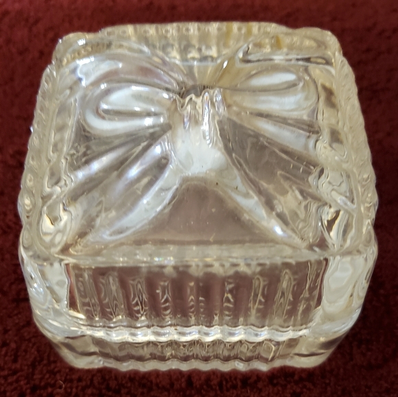 Vintage Lead Crystal Yugoslavia Bow Tie Trinket Box - Picture 1 of 10